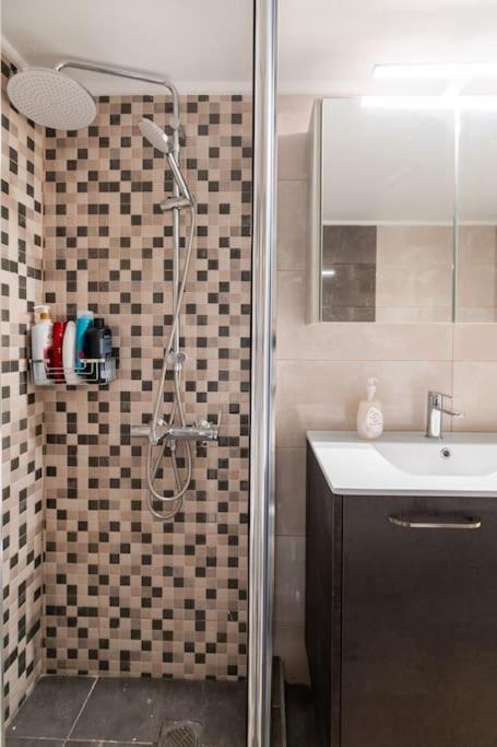 Comfy Flat Near Edem Beach By Atheniankeys Bagian luar foto